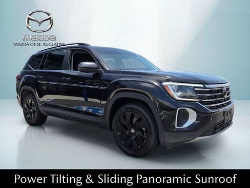Used 2024 Volkswagen Atlas SE w/ Panoramic Sunroof Package FWD image 17