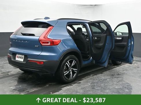 Used 2024 Volvo XC40 B5 Core image 57