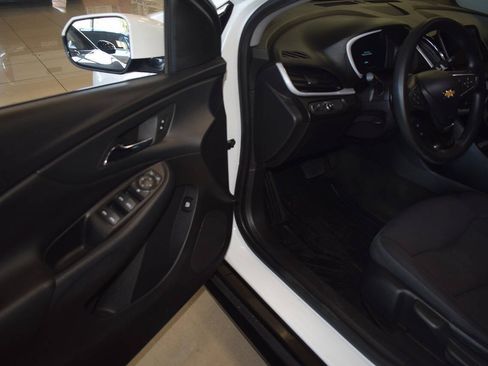 Used 2018 Chevrolet Volt LT FWD image 20