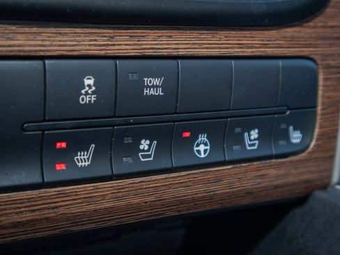 Used 2018 RAM 1500 Laramie image 23