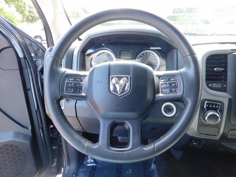 Used 2016 RAM 1500 Express RWD image 8