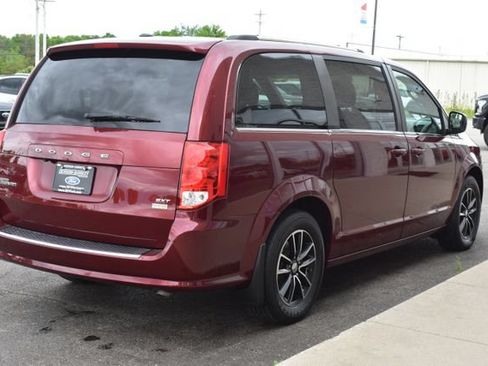Used 2019 Dodge Grand Caravan SXT FWD image 10