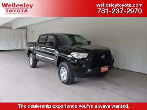 Used 2022 Toyota Tacoma SR AWD/4WD image 1