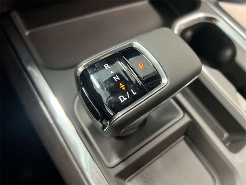 Used 2024 Chevrolet Silverado 1500 LTZ image 17