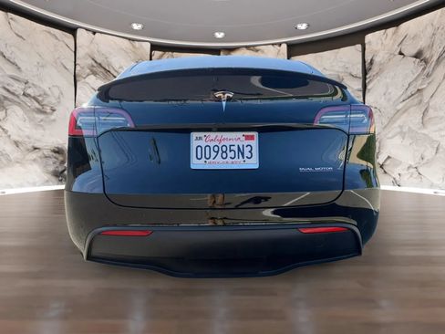 Used 2022 Tesla Model Y Performance AWD/4WD image 7