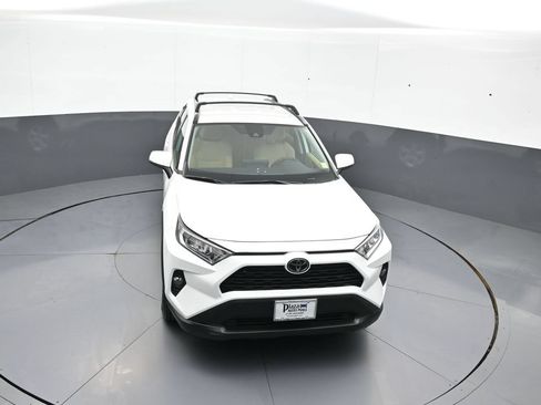 Used 2021 Toyota RAV4 XLE AWD/4WD image 33