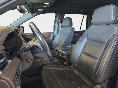 Used 2021 GMC Yukon Denali w/ Denali Premium Package AWD/4WD image 18