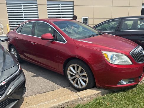 Used 2012 Buick Verano FWD image 1