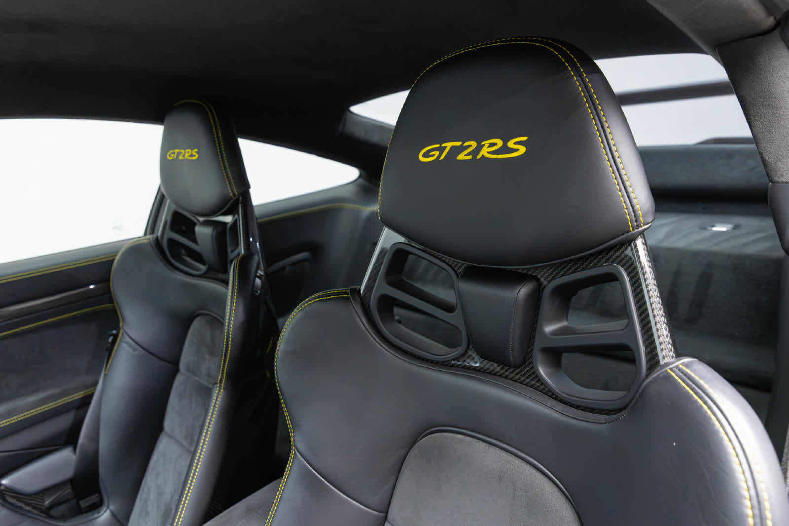 Used 2018 Porsche 911 GT2 RS RWD image 59