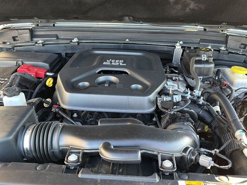 Used 2021 Jeep Wrangler Unlimited Sport AWD/4WD image 33