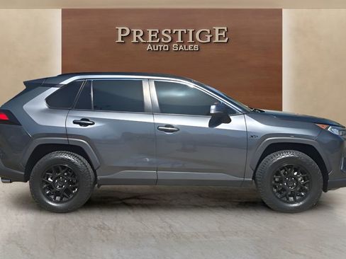 Used 2021 Toyota RAV4 XLE image 13