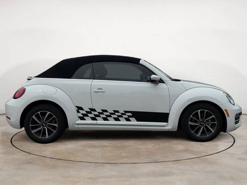 Used 2019 Volkswagen Beetle 2.0T S FWD image 4