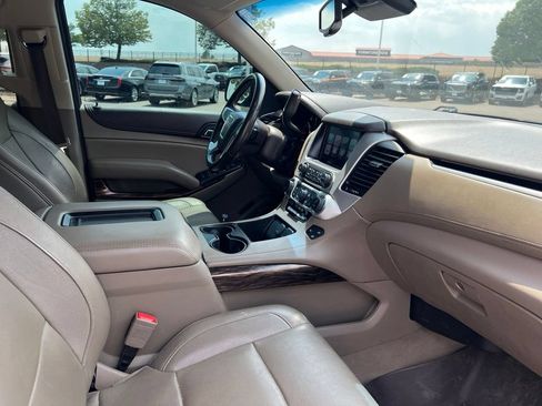 Used 2019 GMC Yukon XL SLT w/ Open Road Package AWD/4WD image 25
