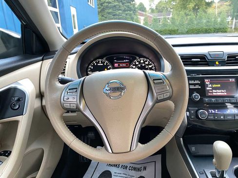 Used 2015 Nissan Altima 2.5 SV image 16
