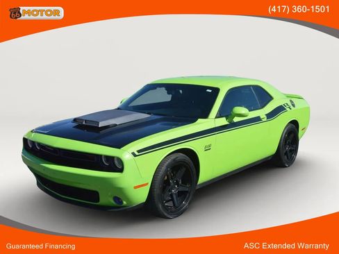 Used 2015 Dodge Challenger R/T Plus RWD image 1