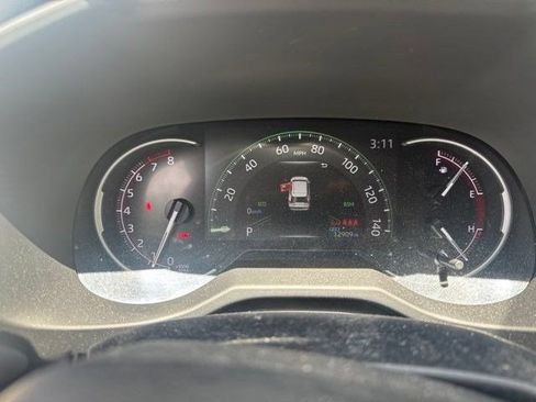 Used 2024 Toyota RAV4 XLE w/ Convenience Package FWD image 3
