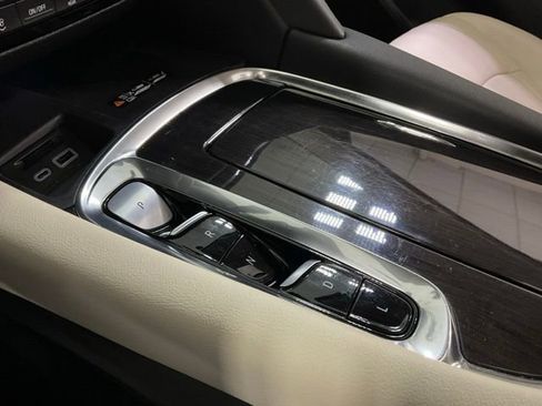 Used 2023 Buick Enclave Essence w/ Experience Buick Package image 22