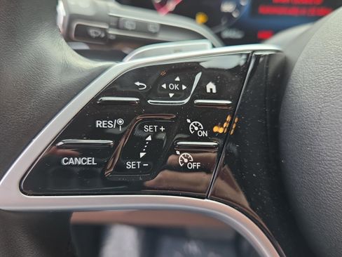 Used 2025 Mercedes-Benz GLE 450e 4MATIC w/ Winter Package image 16