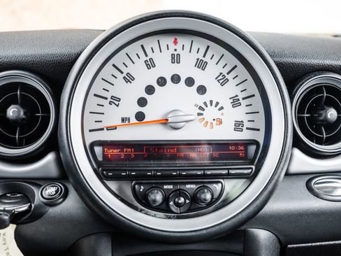 Used 2011 MINI Cooper Hardtop image 9