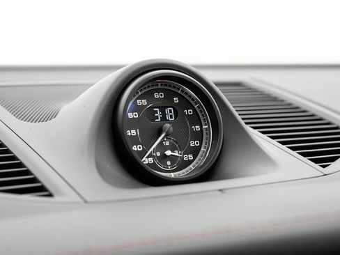 New 2025 Porsche Macan image 19