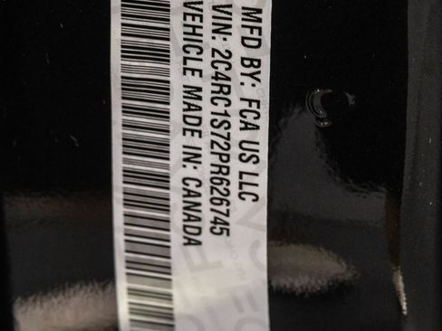 Used 2023 Chrysler Pacifica Limited FWD image 44