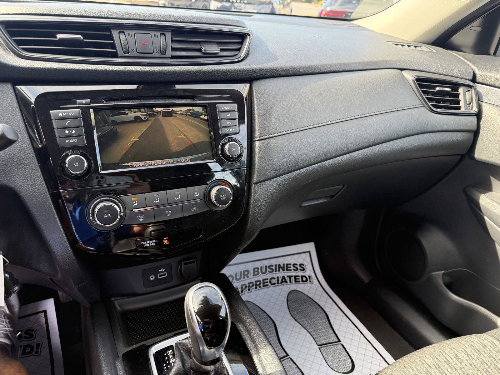 Used 2020 Nissan Rogue S AWD/4WD image 32