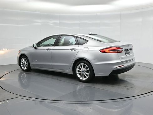 Certified 2019 Ford Fusion SE FWD image 6