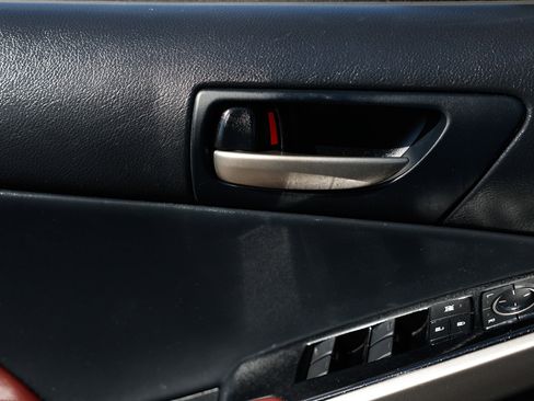 Used 2017 Lexus IS 200t image 47