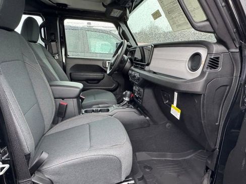 New 2026 Jeep Gladiator Sport image 17