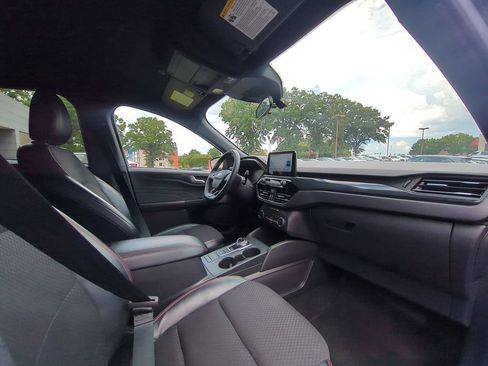 Used 2025 Ford Escape ST-Line FWD image 31