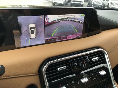 New 2025 Nissan Armada SL w/ Captain's Chari Seat Package image 30