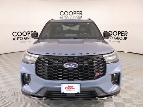 Used 2025 Ford Explorer ST w/ Sun And Sound Package AWD/4WD image 10