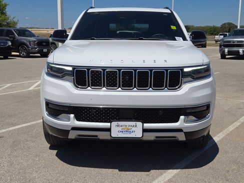 Used 2023 Jeep Wagoneer Series II w/ Premium Group I RWD image 8