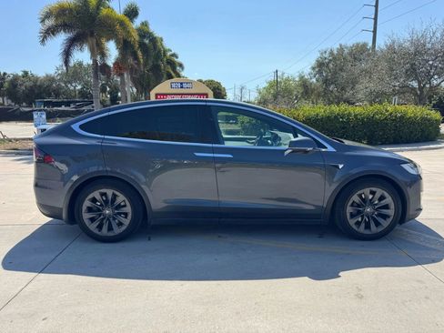 Used 2017 Tesla Model X 75D image 6