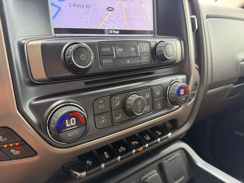 Used 2016 GMC Sierra 2500 Denali w/ Driver Alert Package AWD/4WD image 15