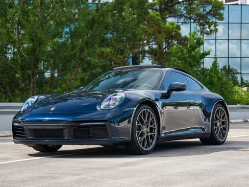 Used 2020 Porsche 911 Carrera RWD image 4