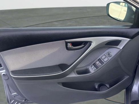 Used 2013 Hyundai Elantra GLS w/ Preferred Pkg image 22