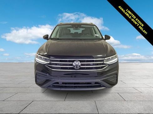 Used 2024 Volkswagen Tiguan SE FWD image 3