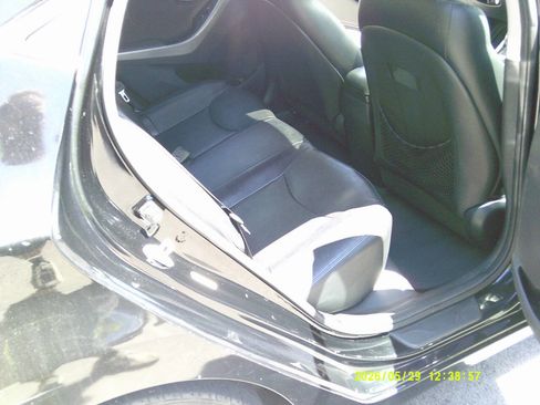Used 2013 Hyundai Elantra Limited FWD image 16