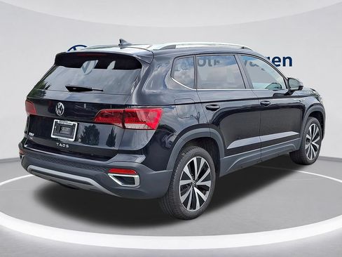 Used 2024 Volkswagen Taos SE FWD image 6