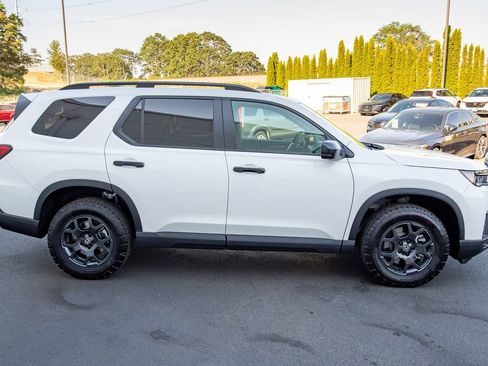 New 2026 Honda Pilot TrailSport image 5