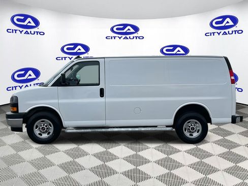 Used 2023 GMC Savana 2500 w/ Driver Convenience Package image 7