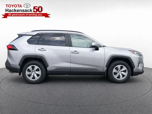 Used 2021 Toyota RAV4 LE w/ Carpet Mat Package (TMS) AWD/4WD image 40