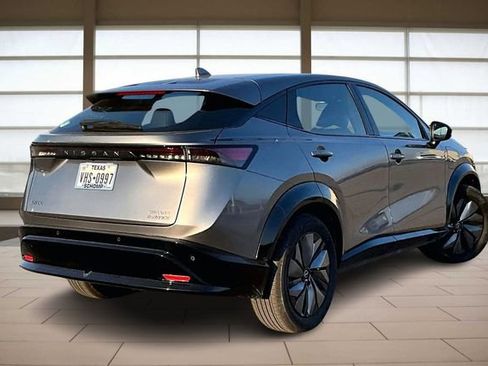 Used 2023 Nissan Ariya AWD image 2