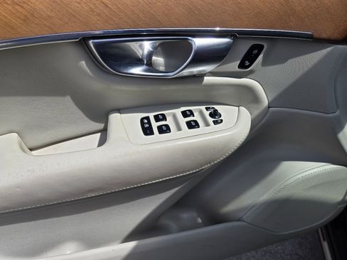 Used 2018 Volvo XC90 T6 Inscription w/ Convenience Package image 8