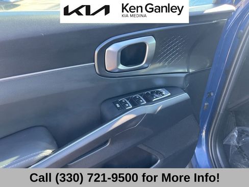 Certified 2025 Kia Sorento S FWD image 27