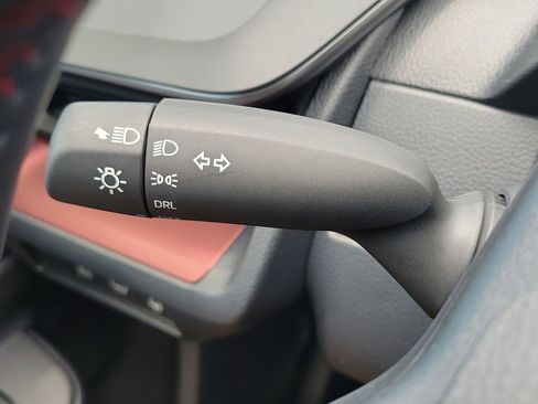 New 2026 Toyota Prius Plug-In Hybrid FWD image 11