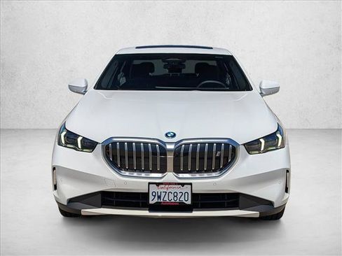 Certified 2026 BMW i5 eDrive40 w/ Convenience Package RWD image 2