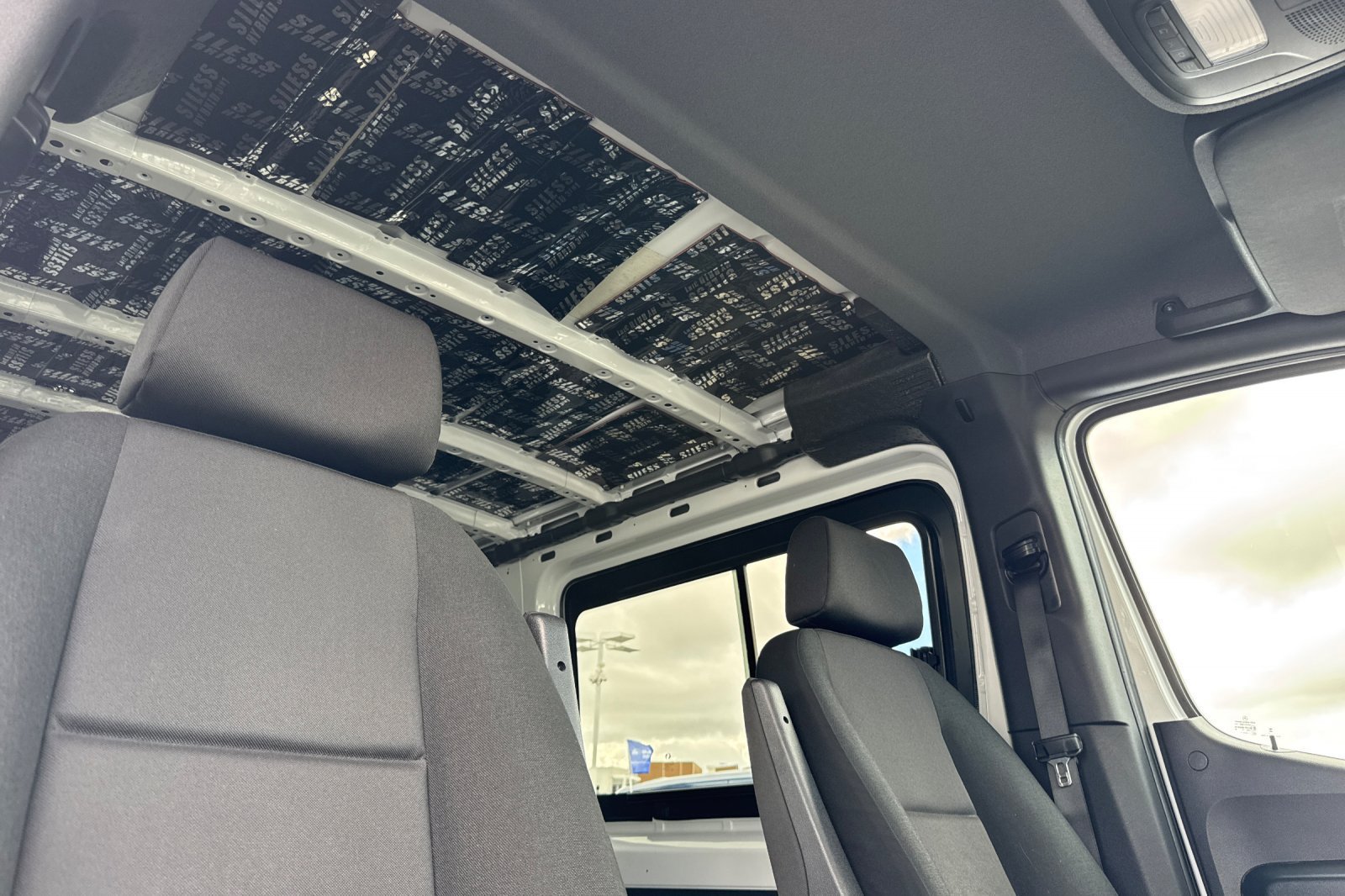 Used 2025 Mercedes-Benz Sprinter 2500 image 17