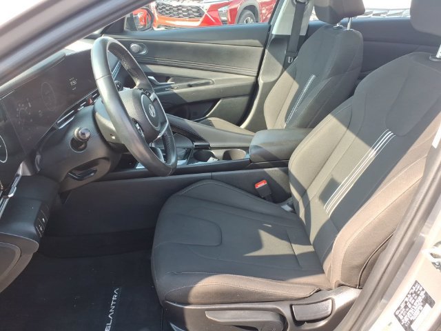 Used 2024 Hyundai Elantra SEL w/ Convenience Package FWD image 10